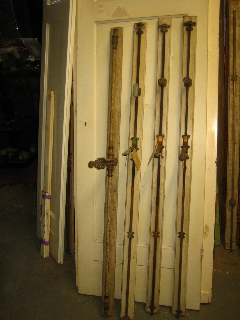 Serie antieke messing pomp-espagnoletten, lang 145 cm € 125
