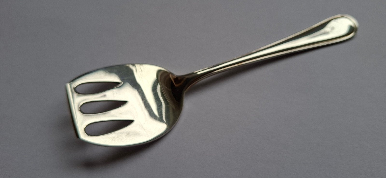 Zilveren Sardineschepje, Rondfilet, Antiek en Kunst, Ophalen of Verzenden