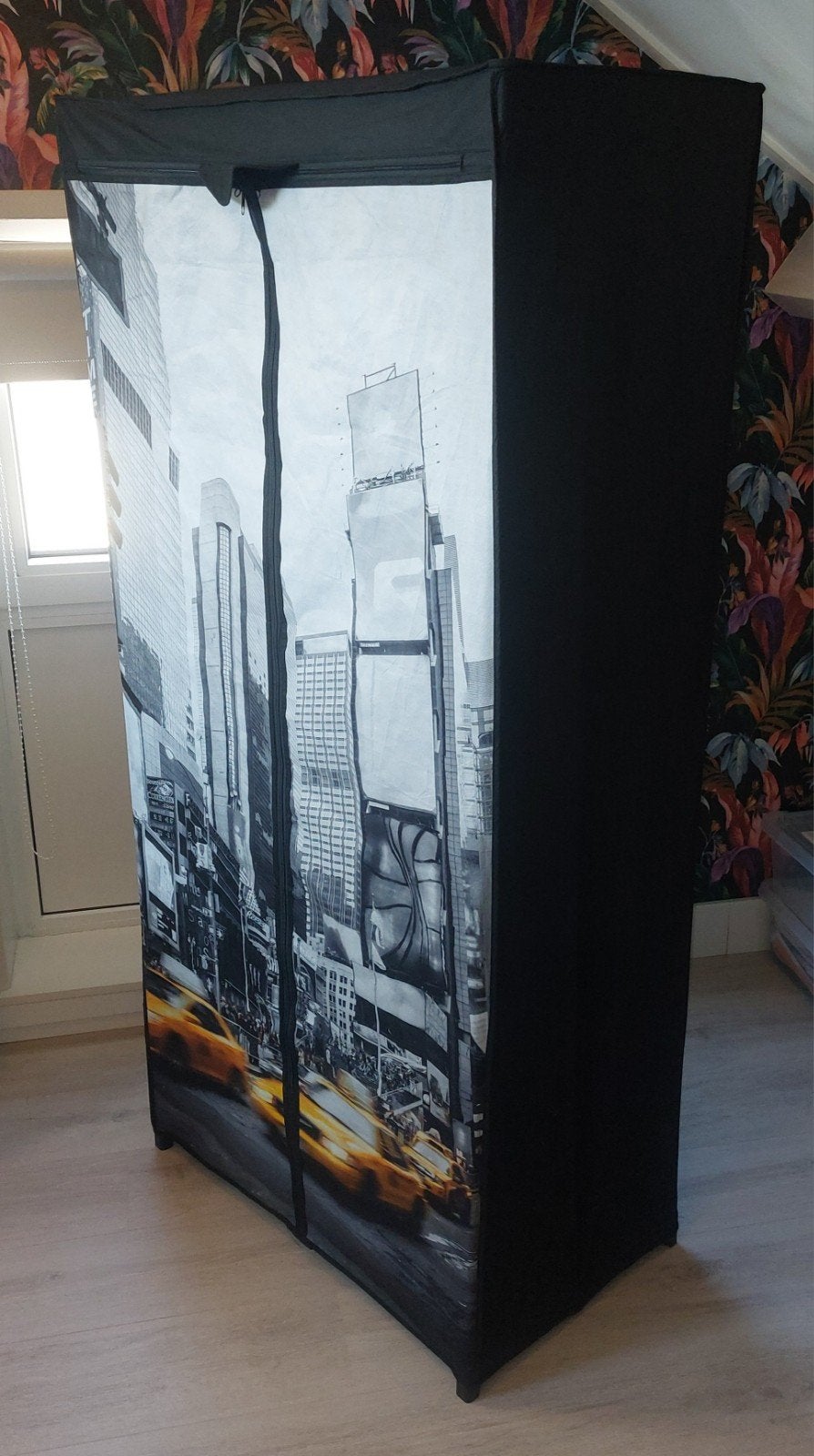 Kledingkast met New York print - 75x45x160 cm, Ophalen, Gebruikt, 50 tot 100 cm, 25 tot 50 cm