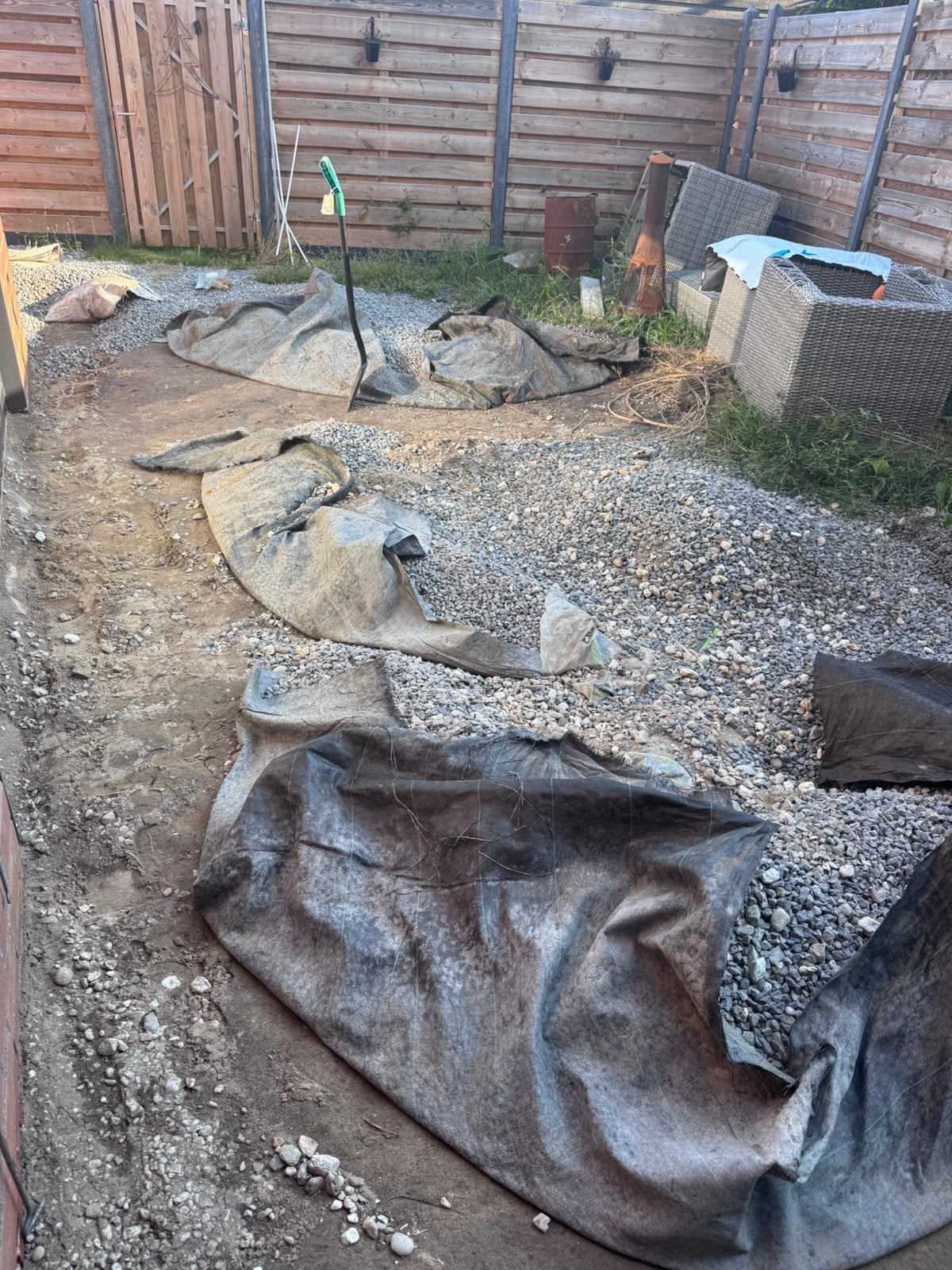 Grijs grind! Ong; 1,5-1,75m3. Zelf uit tuin halen! (GRATIS), Tuin en Terras, Grind, Keien en Split, Ophalen, Zo goed als nieuw