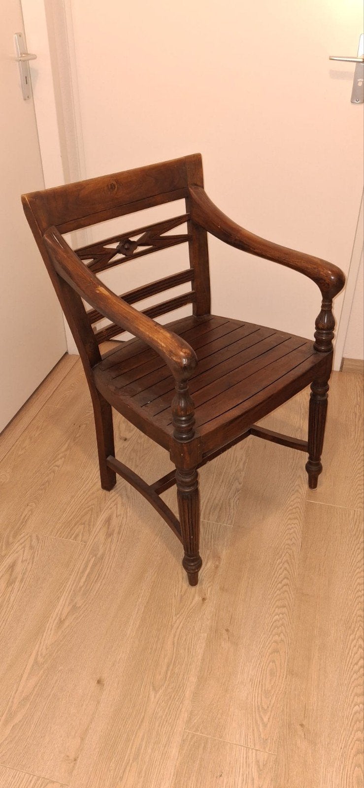 4 antieke Engelse armstoelen van massief hout, Ophalen of Verzenden
