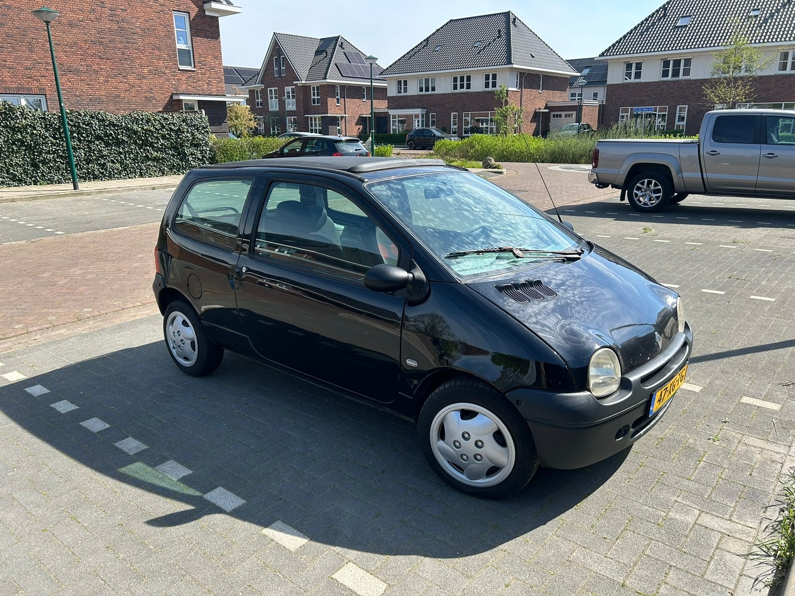 Renault Twingo 1.2 cabriolet 2001, Auto's, Voorwielaandrijving, 600 kg, Zwart, Handgeschakeld