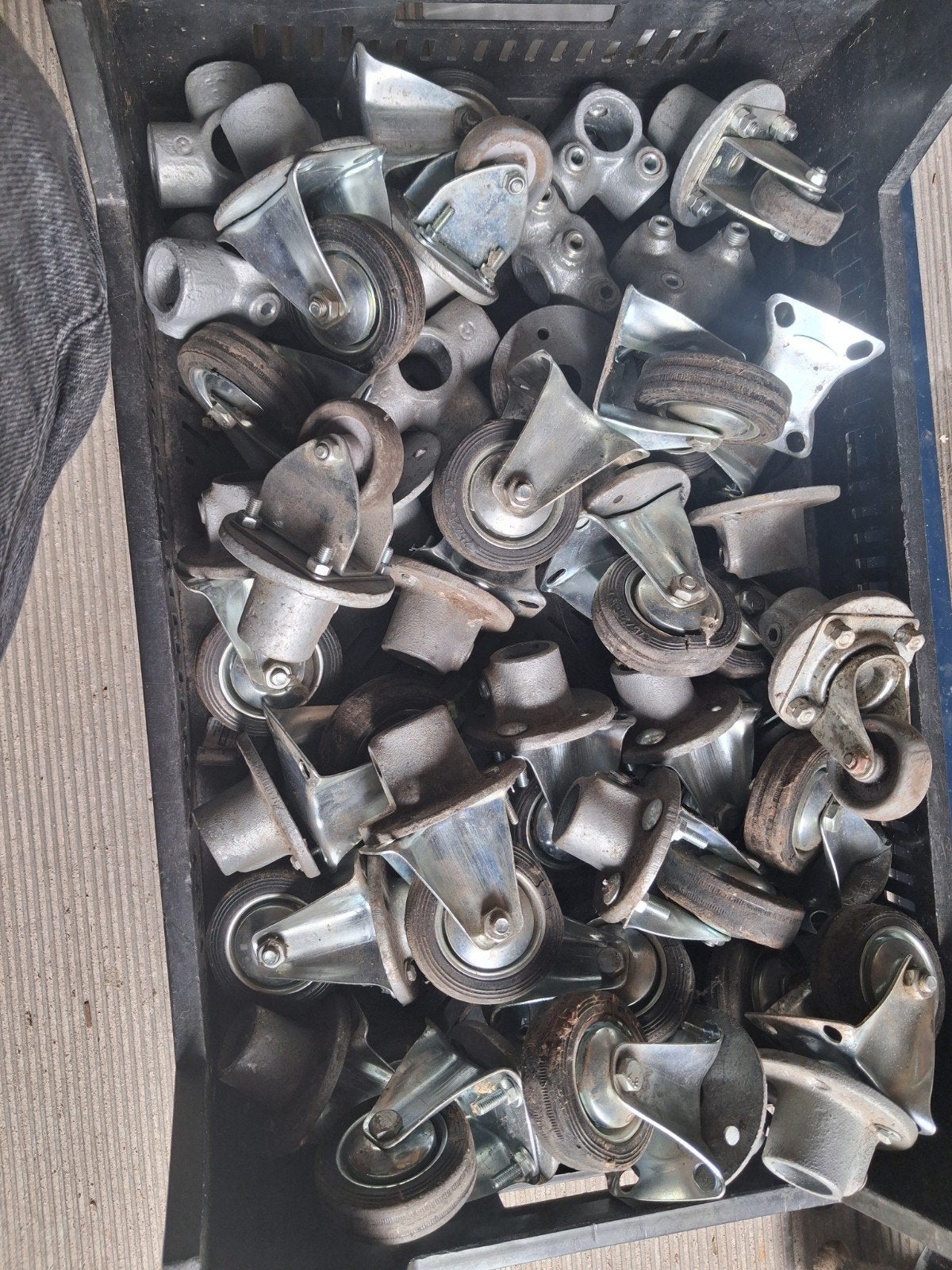 steigerbouwvoeten en koppelingen. Bak vol .40stuks minimaal, Ophalen