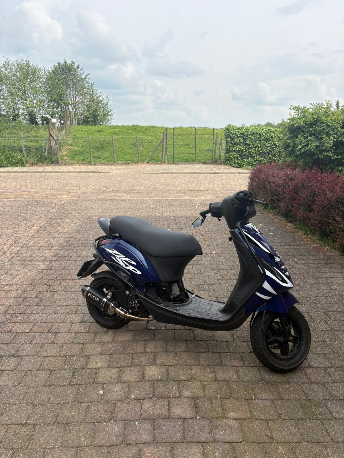 Piaggio Zip 4 takt 50cc 2v, Fietsen en Brommers, Scooters | Piaggio, Zo goed als nieuw, Zip, Maximaal 45 km/u, Benzine, Ophalen