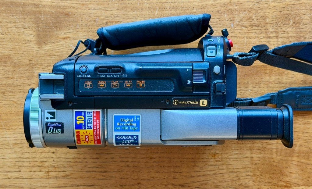 SONY Handycam DCR-TRV110E, Digital8/Hi8/Video8, GETEST!, 20x of meer, Overige soorten, Ophalen of Verzenden, Zo goed als nieuw