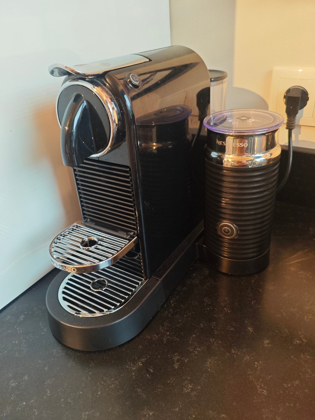 Nespresso Citiz &Milk, Witgoed en Apparatuur, Ophalen, Gebruikt, Koffiemachine, Koffiepads en cups