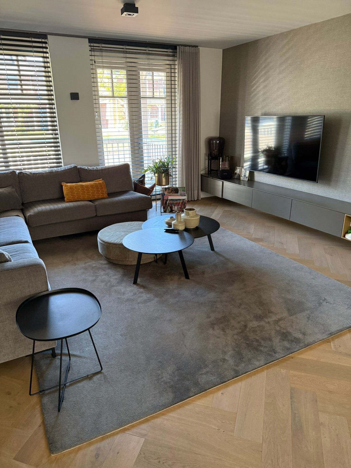 Vloerkleed 320 x 270, Ophalen, Zo goed als nieuw, Grijs, 5 tot 10 m²