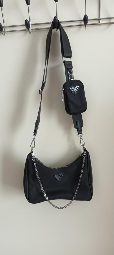 Prada Re-Edition 2005 Schoudertas met Pouch, Ophalen of Verzenden