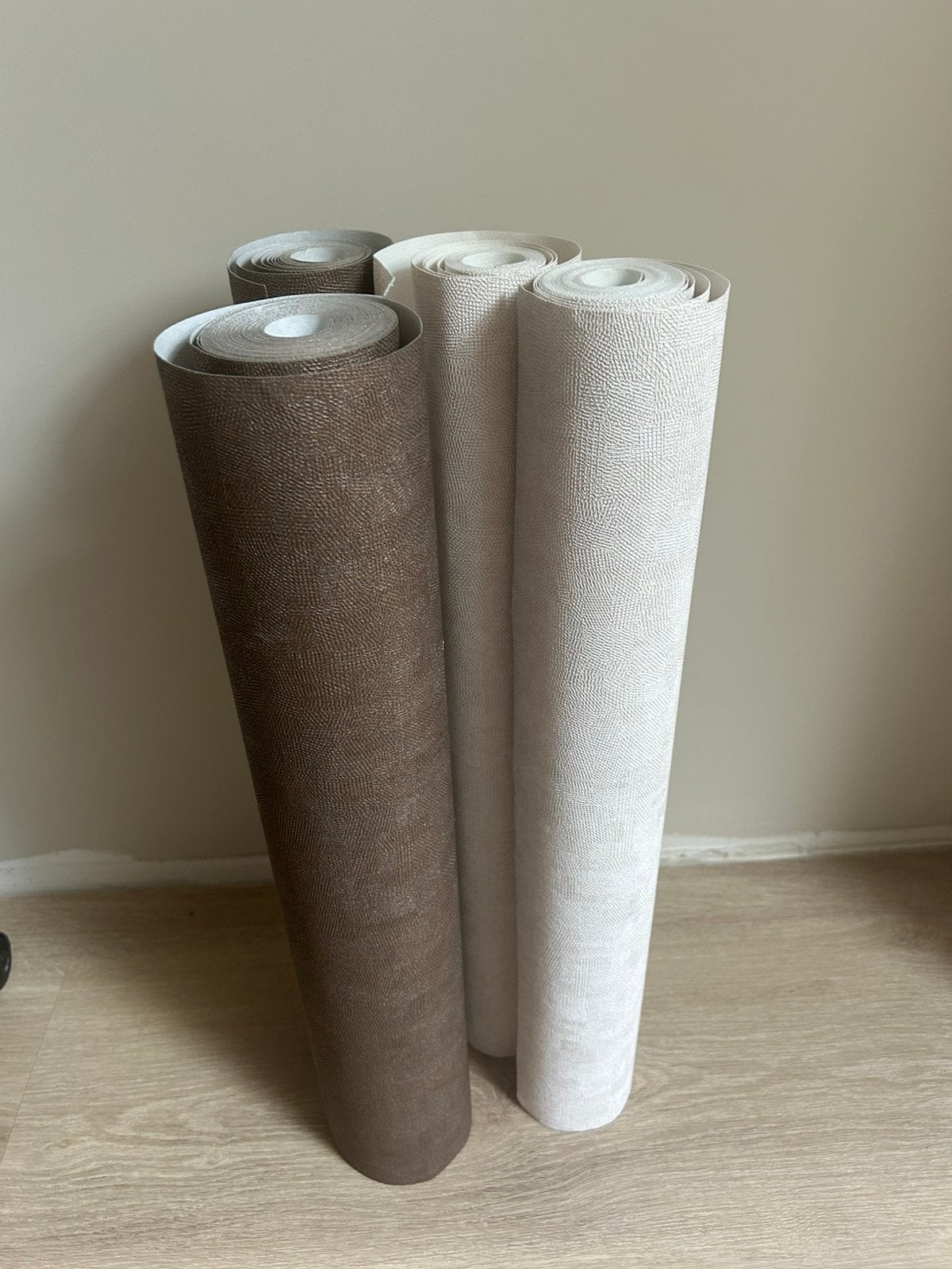 Empreinte behang brons en wit, Huis en Inrichting, Stoffering | Behang, Ophalen, Wit