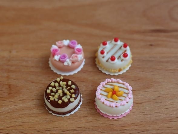 Chocolade, kersen, perzik en roosjes taarten., Ophalen of Verzenden, Nieuw, Gebruiksvoorwerp