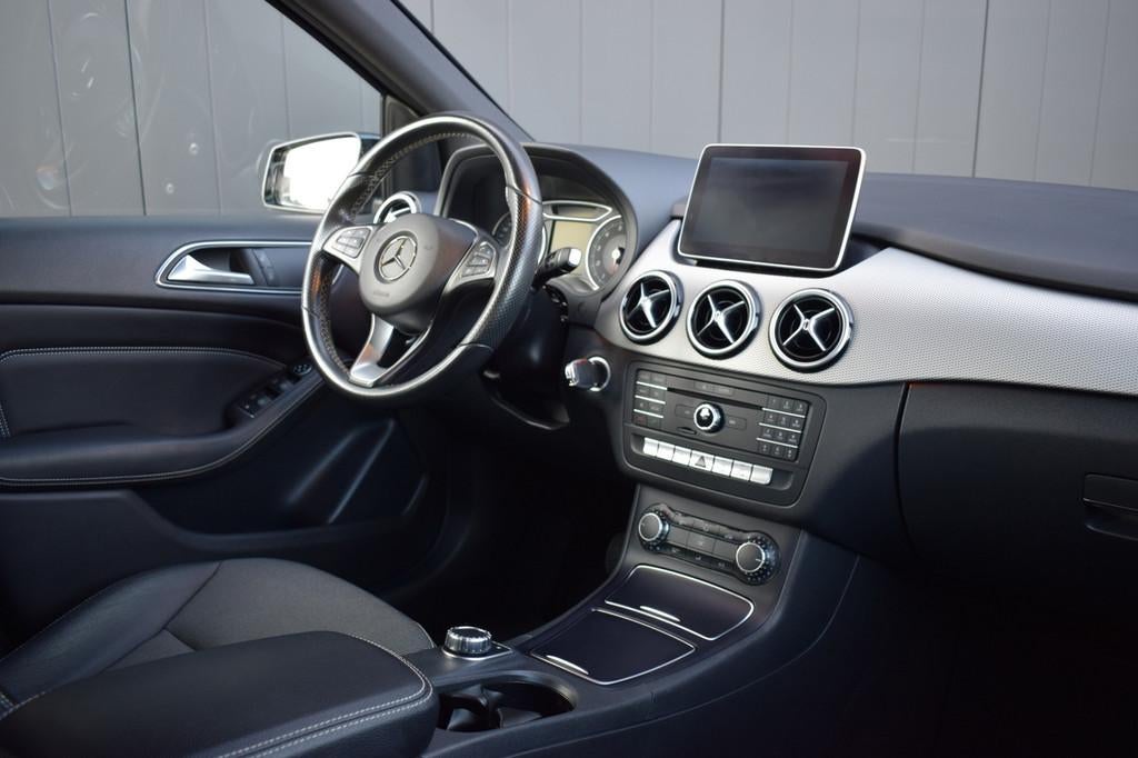 Mercedes-Benz B-Klasse 180 Automaat Ambition LED | Half Lede, Auto's, Mercedes-Benz, 1325 kg, Gebruikt, 4 cilinders, Met garantie (alle)