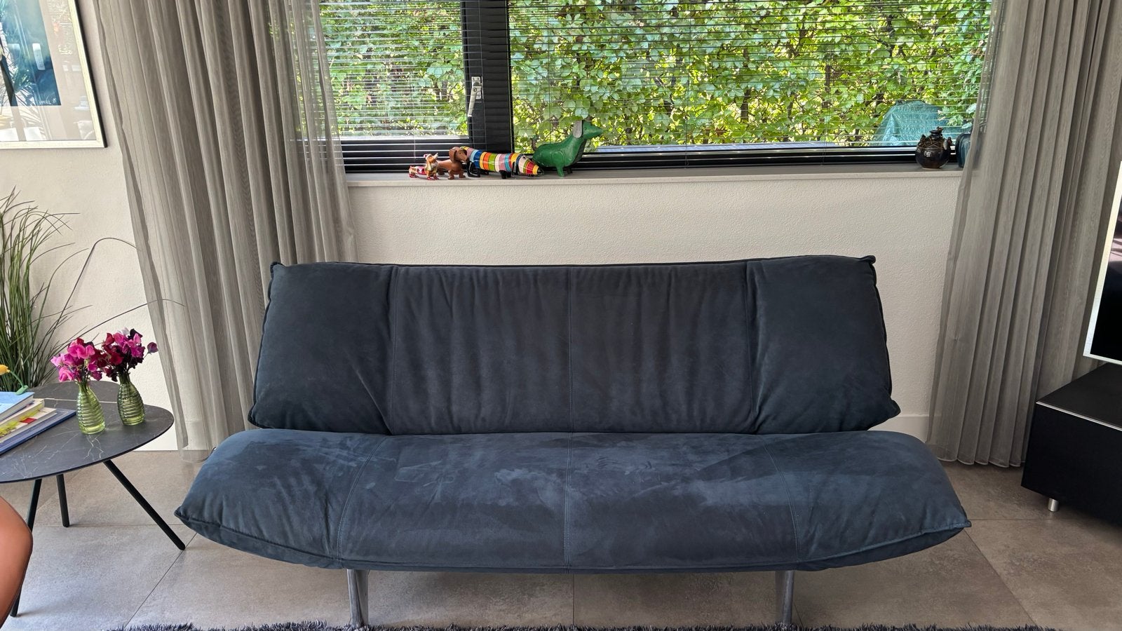 Leolux Tango 2,5-zitsbank in donkerblauw Alcantara kleur6406, Huis en Inrichting, Ophalen, Modern/vintage, Minder dan 75 cm, Driepersoons
