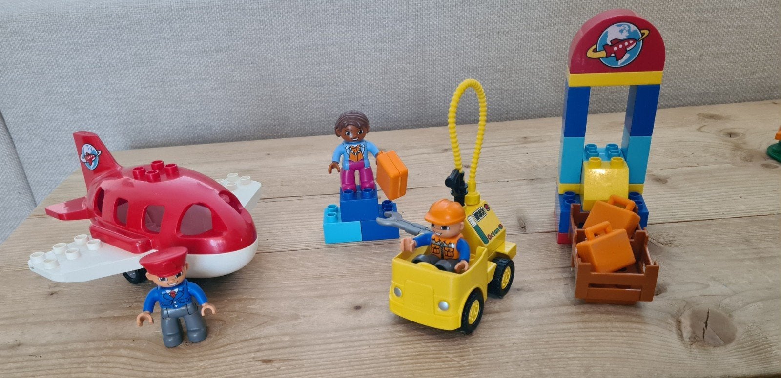 Lego Duplo - Vliegveld 10590, Ophalen of Verzenden, Zo goed als nieuw
