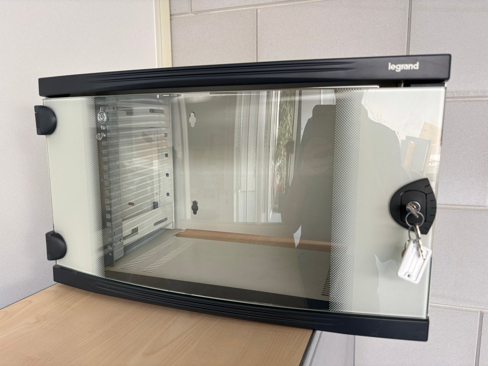 Legrand Serverkast met Sleutels - 35x61x37 cm, Computers en Software, Ophalen, Gebruikt