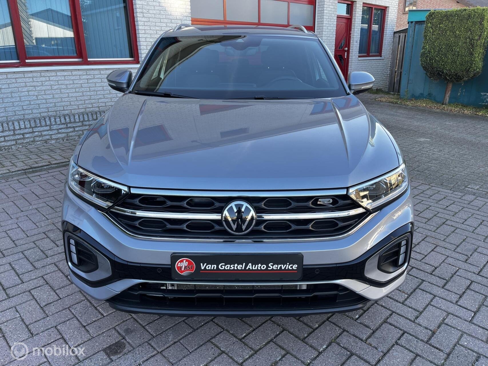 Volkswagen T-Roc 1.5 TSI R-Line / DIG COCKPIT / NAVI, Voorwielaandrijving, Zwart, 4 cilinders, 150 pk