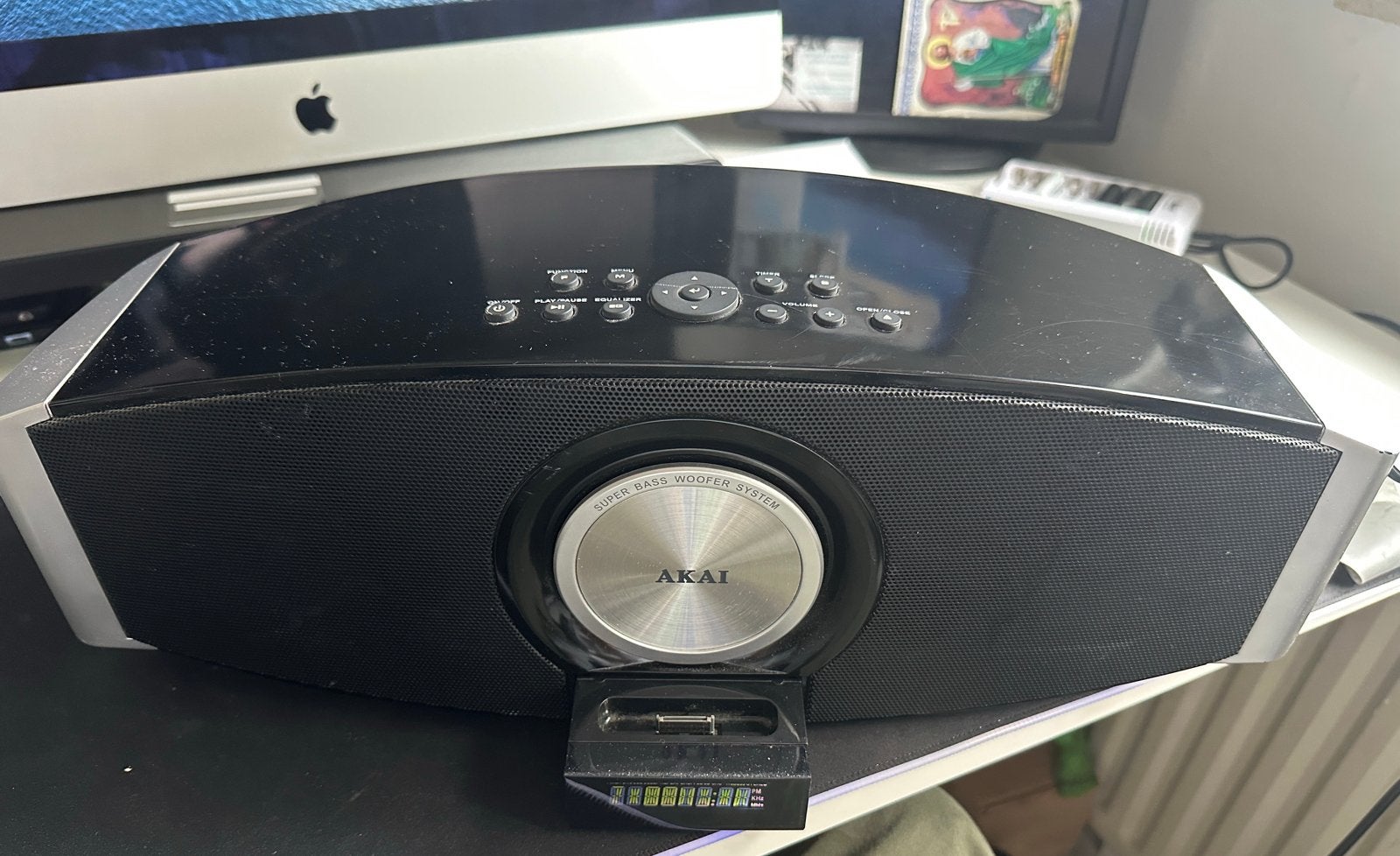 Akai Soundbox ASB50i met iPod-aansluiting en radio, Gebruikt, Tuner of Radio, Draagbaar, Ophalen of Verzenden