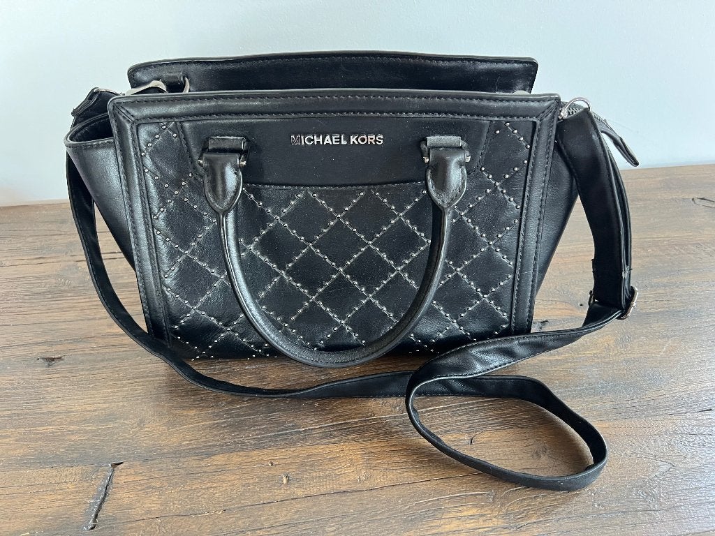 ORG.MICHAEL KORS TAS studs+zwart leer. Met verstelbare riem., Sieraden, Tassen en Uiterlijk, Ophalen of Verzenden, Zo goed als nieuw