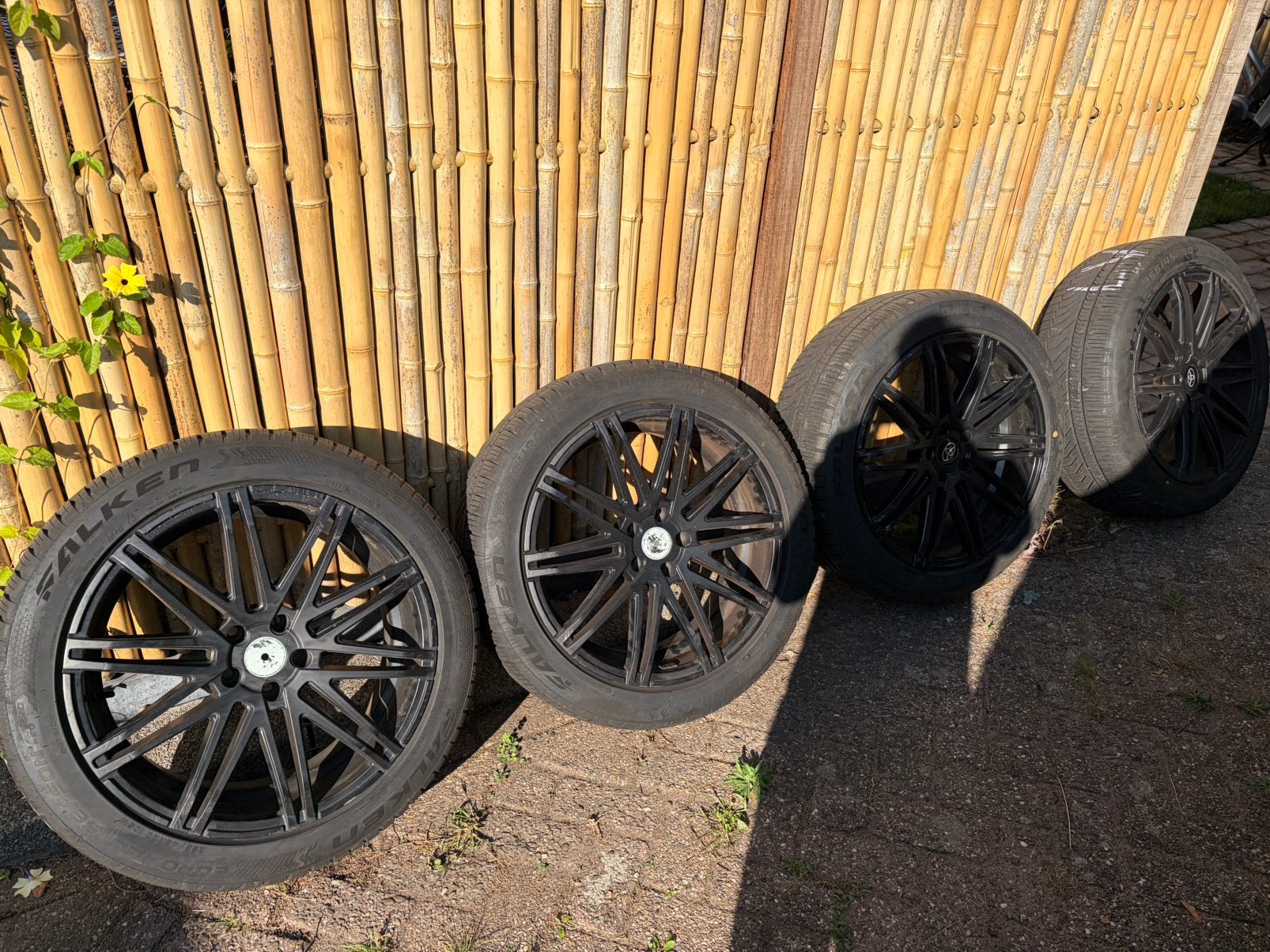 5x114.3 20 inch zwarte velgen met ZGAN All season banden!