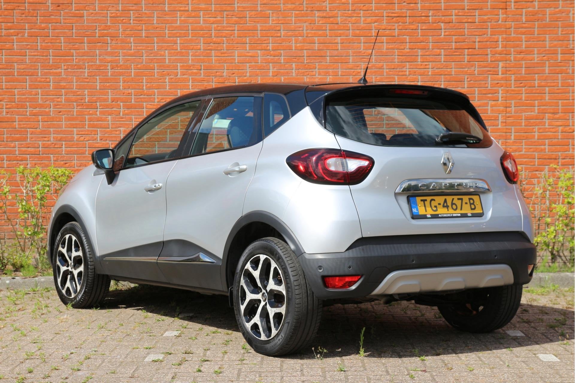 Renault Captur 0.9 90pk TCe Intens UNIEKE KM.STAND! | Luxe!, Auto's, 898 cc, Stof, Gebruikt, 620 kg