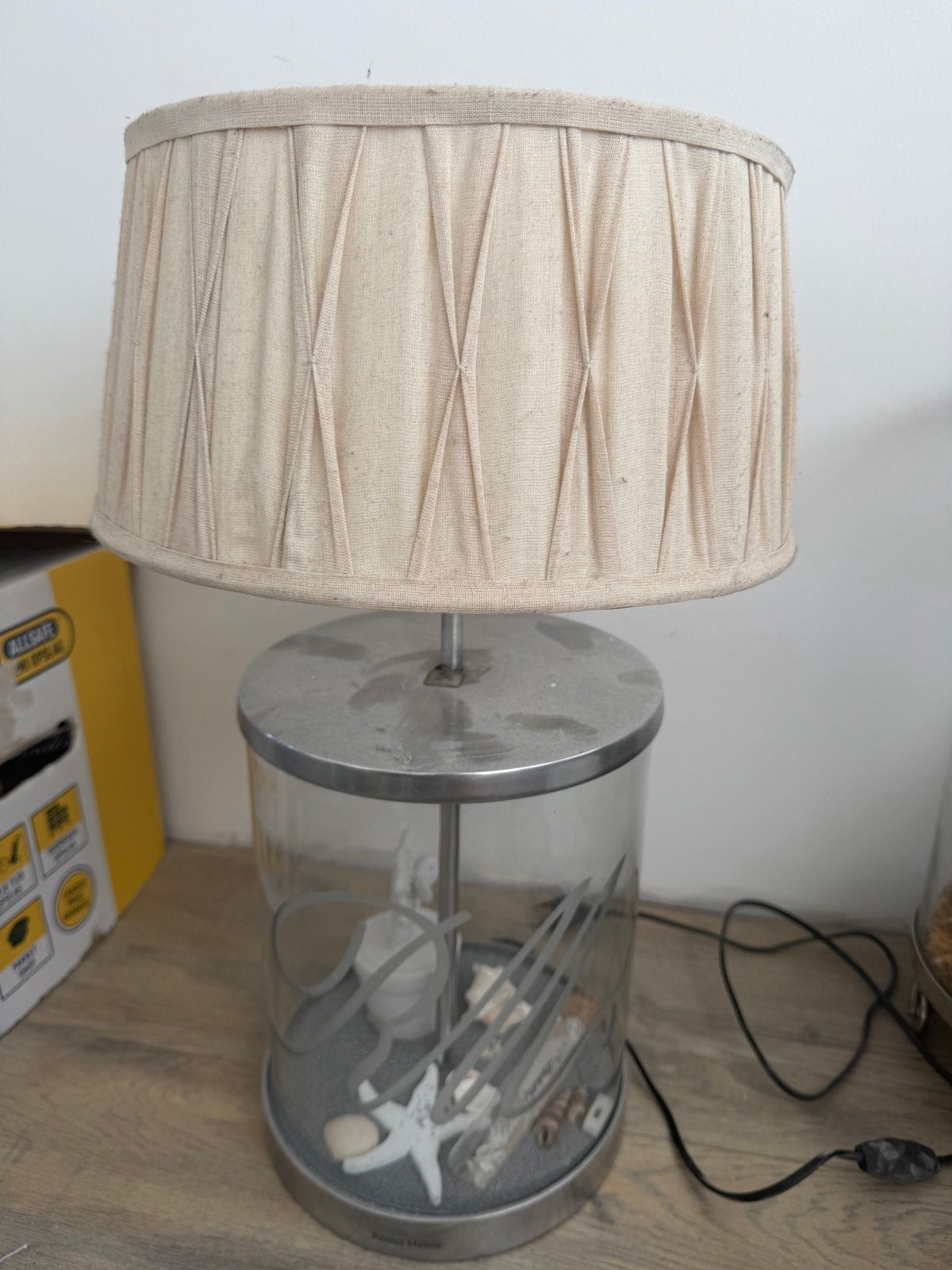 Riviera Maison glass display lamp incl kap, Huis en Inrichting, Lampen | Tafellampen, Beige, Gebruikt, Riviera Maison, Overige stijlen