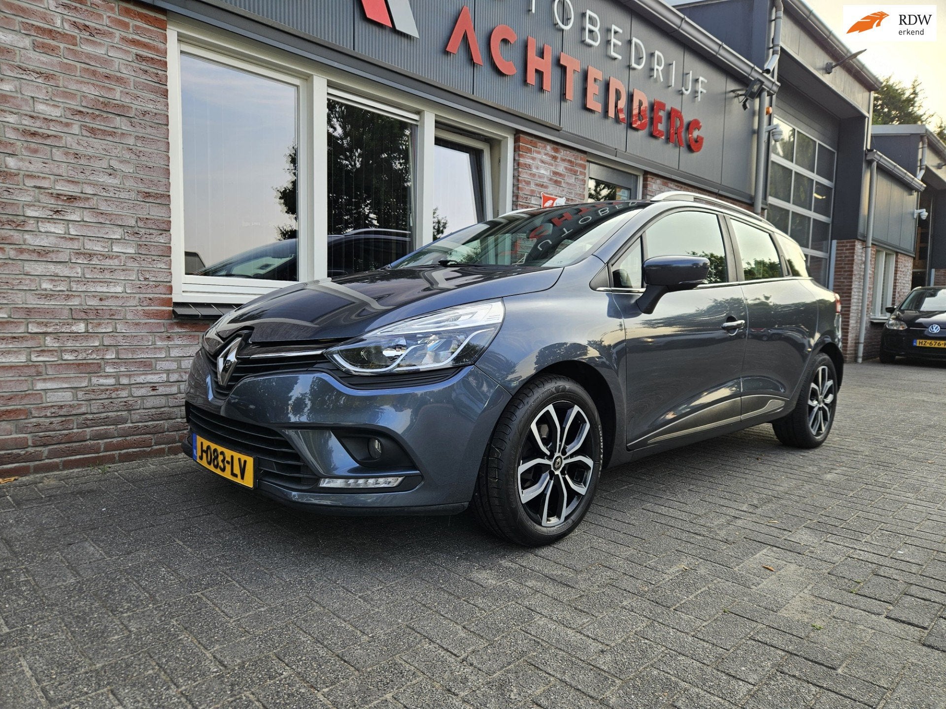 Renault Clio Estate 0.9 TCe Intens Airco! Cruise Control! Ne, Auto's, Voorwielaandrijving, 898 cc, Gebruikt, Euro 6