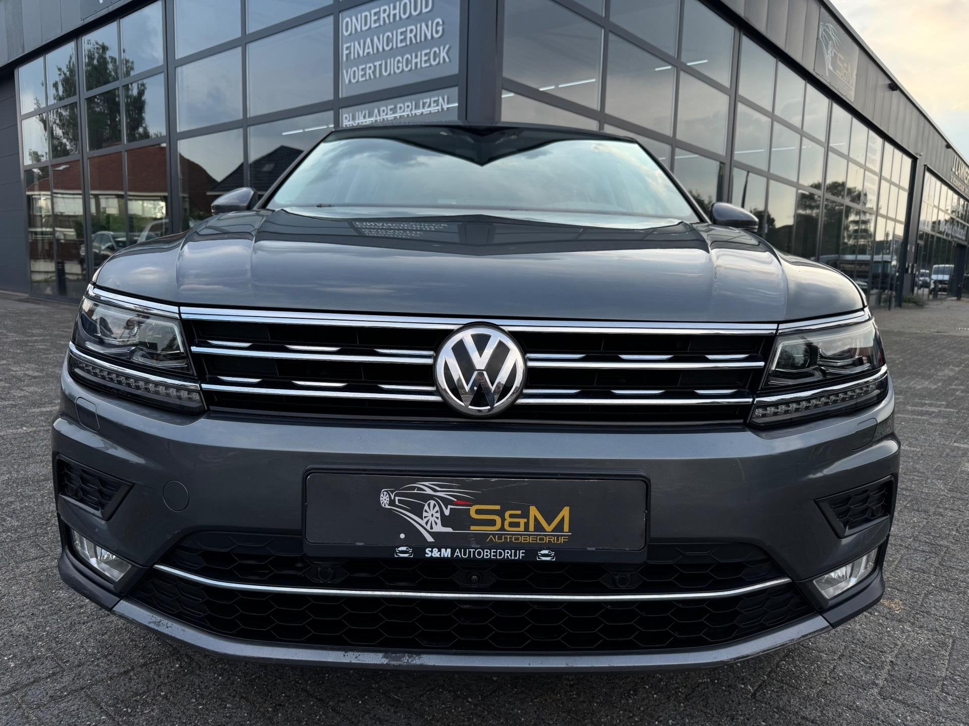 Volkswagen Tiguan 1.4 TSI ACT Highline | Pano.| Carplay |360, Gebruikt, Zwart, 4 cilinders, 150 pk