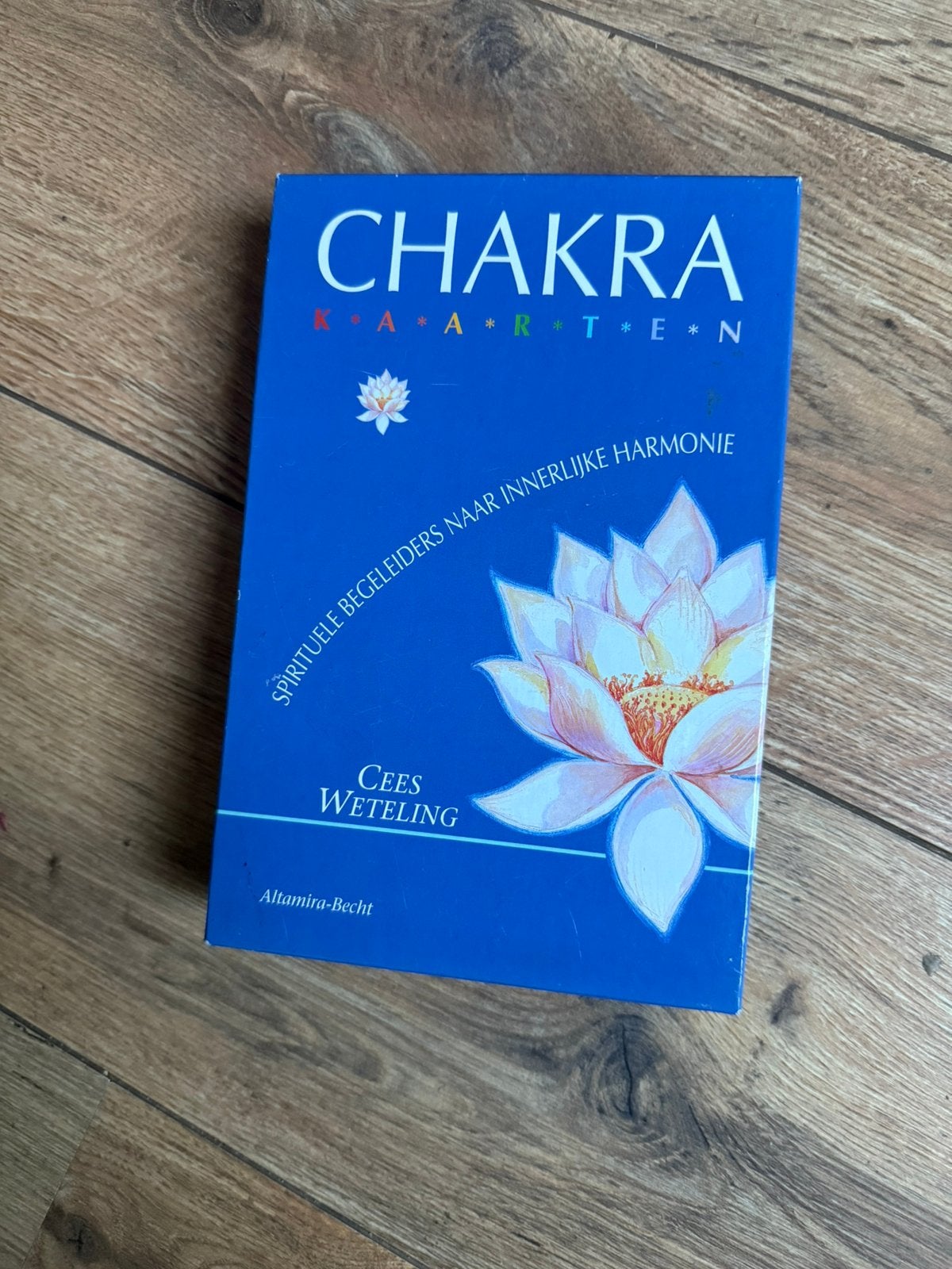 Chakra Kaarten - Cees Weteling doos met boekje en 50 kaarten, Ophalen of Verzenden, Zo goed als nieuw, Spiritualiteit algemeen