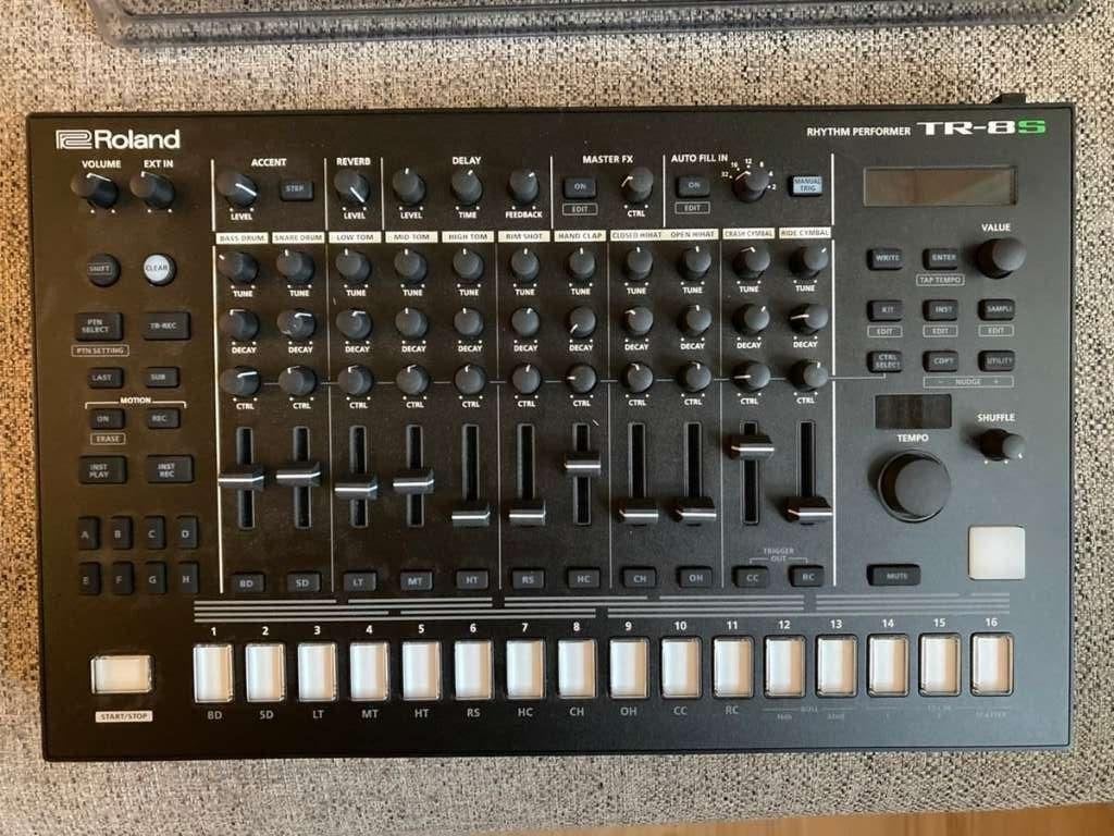 Roland TR-8S, Muziek en Instrumenten, Drumcomputers, Ophalen of Verzenden, Zo goed als nieuw, Roland