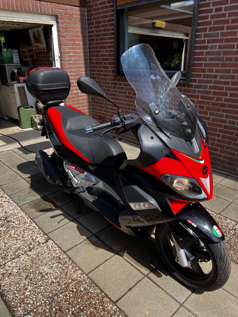 Aprilia motorscooter, Motoren, Sportuitlaat, Motorrijbewijs A, Sport, Automaat