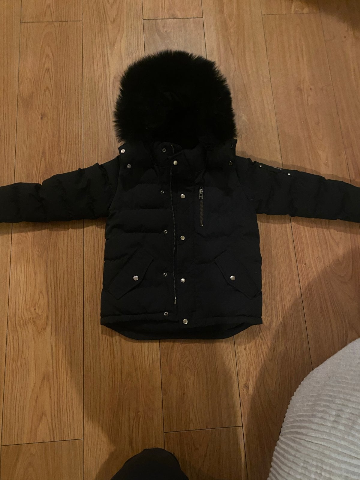 Moose Knuckles kinderjas met bontkraag - Zwart, Ophalen of Verzenden, Zo goed als nieuw, Jongen of Meisje