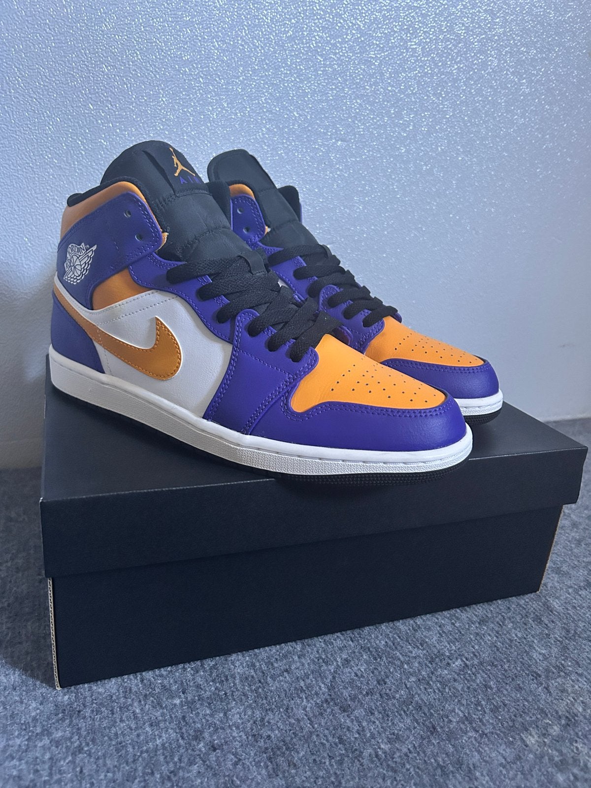 Jordan 1 lakers, Overige kleuren, Nieuw, Ophalen of Verzenden, Sneakers of Gympen