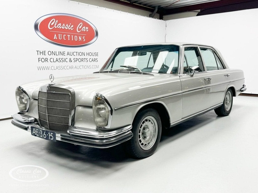 Mercedes-benz 280 SE  - ONLINE AUCTION, Auto's, Oldtimers, Mercedes-Benz, Bedrijf, Handgeschakeld, Zilver of Grijs