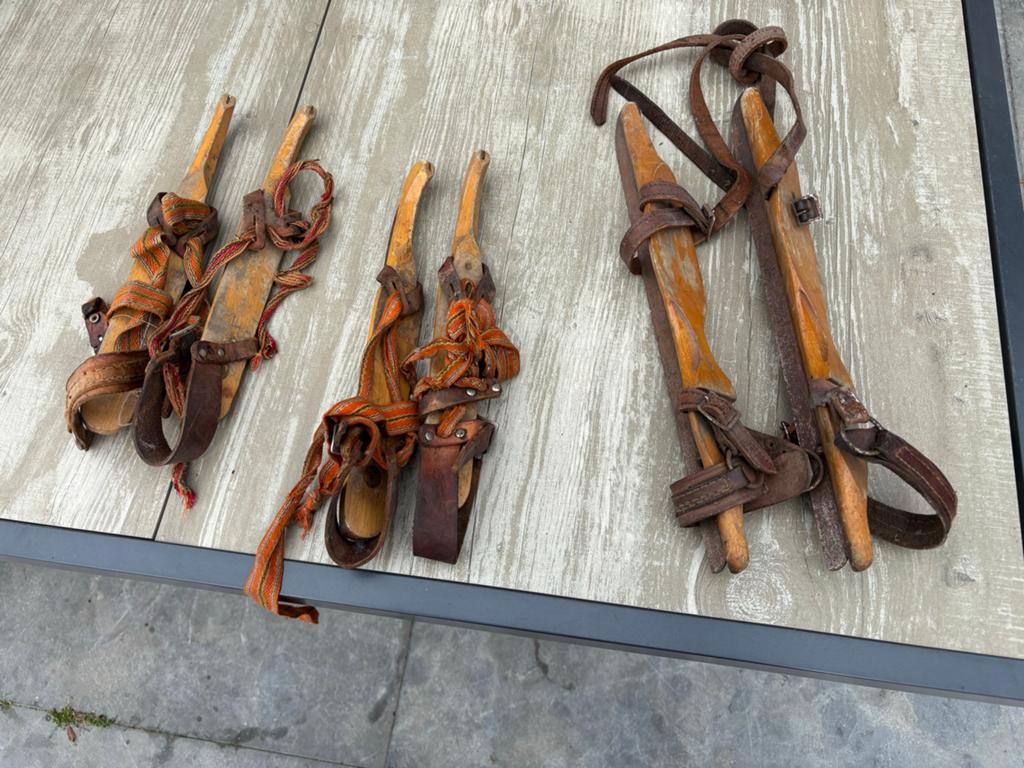 Vintage houten schaatsen met leren riemen, Ophalen of Verzenden, Zo goed als nieuw
