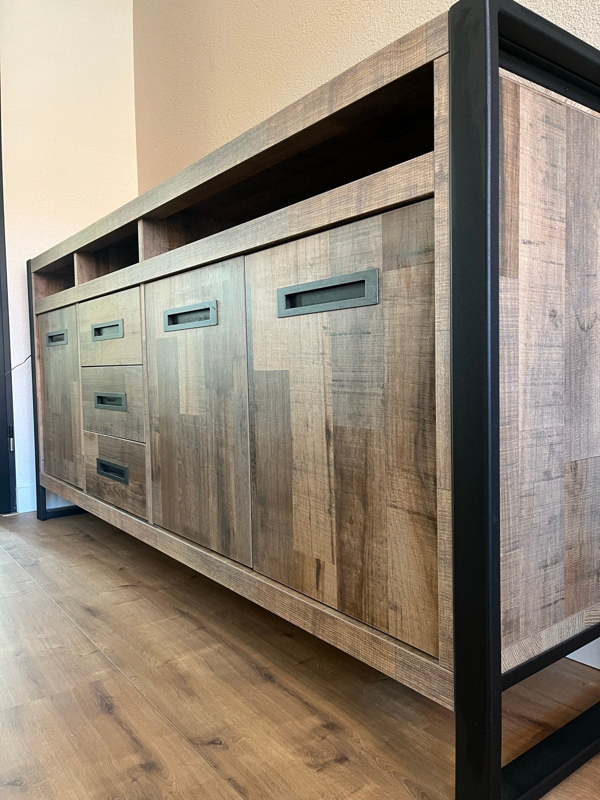 Sanders Wonen Agra Dressoir Deco Deluxe Mumbai Zwart Frame, Ophalen, 150 tot 200 cm, Zo goed als nieuw, Met lade(s)