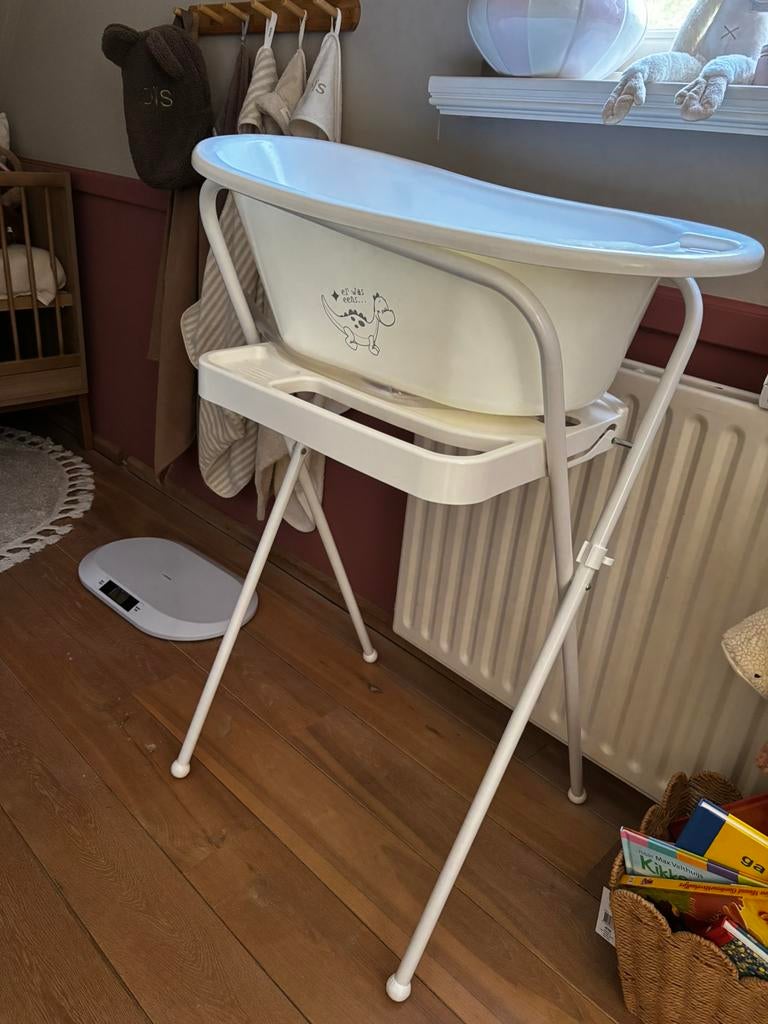 Babybadje met standaard, Kinderen en Baby's, Badjes en Verzorging, Zo goed als nieuw, Badje, Standaard, Ophalen