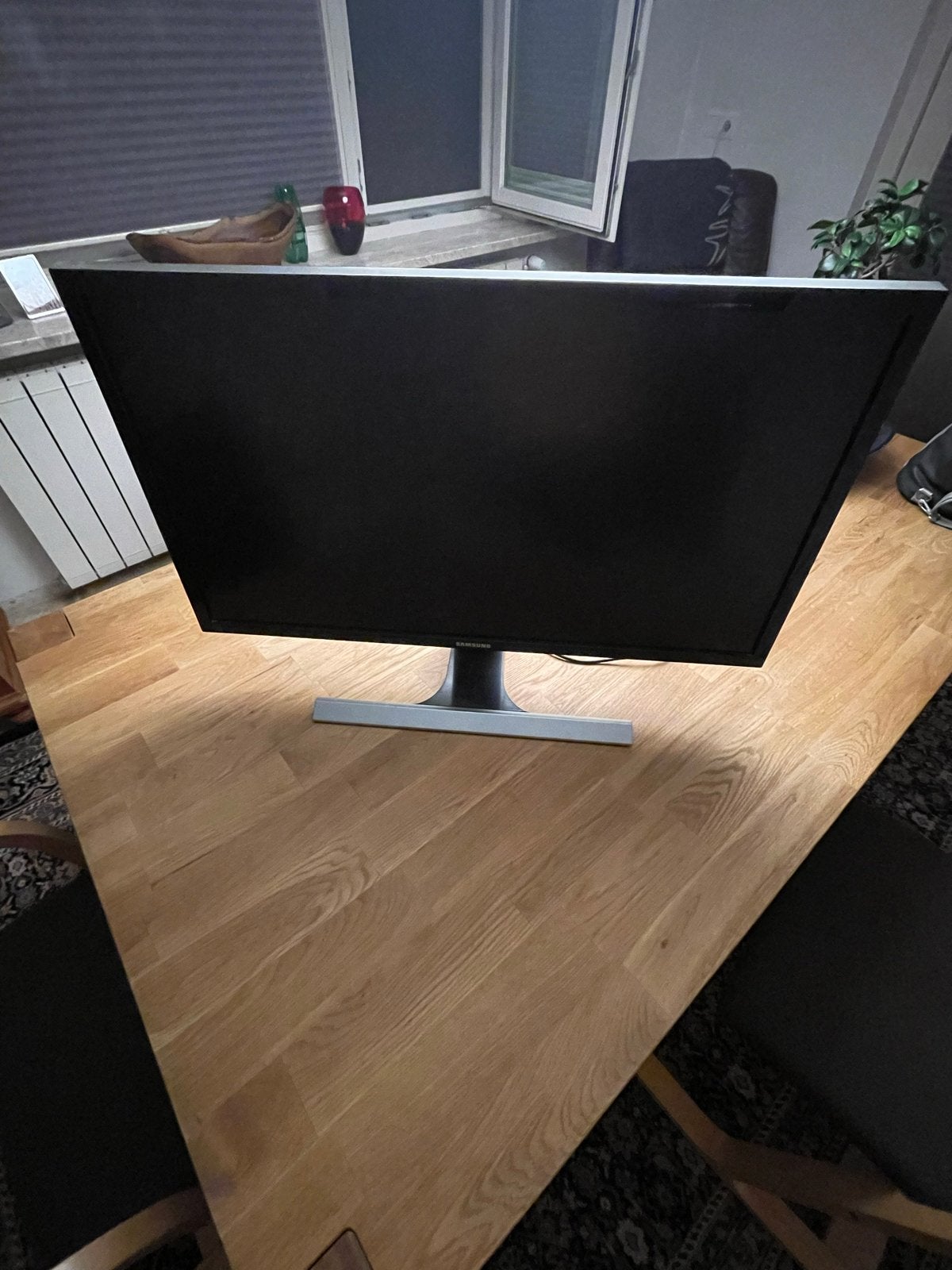 Samsung U28E590D 4K Monitor  28” = 70cm., Computers en Software, Monitoren, HDMI, Kantelbaar, 1 tot 2 ms, LED