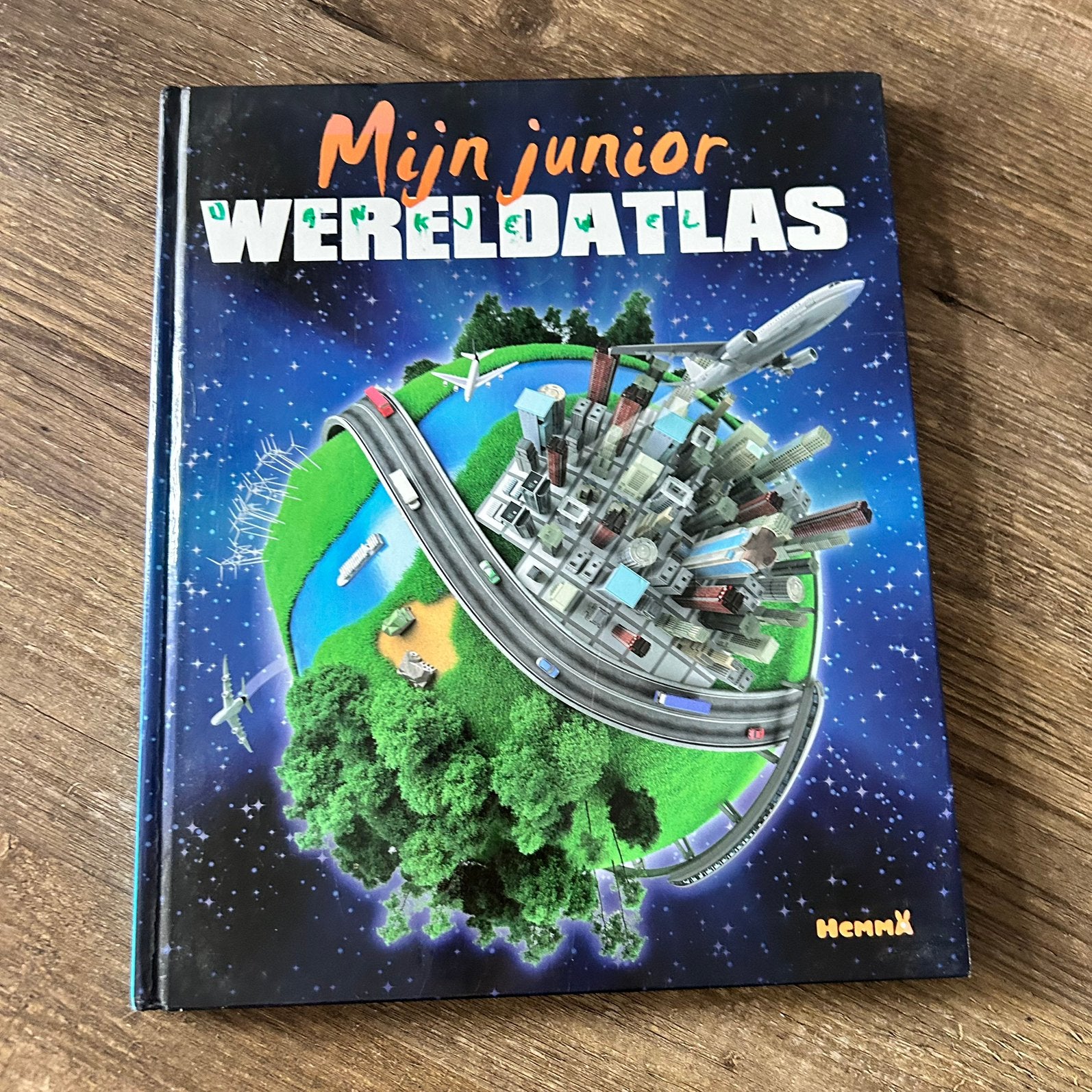 Mijn Junior Wereldatlas – Hemma – Kinderatlas / Naslagwerk, Boeken, Ophalen of Verzenden, Gelezen, Non-fictie