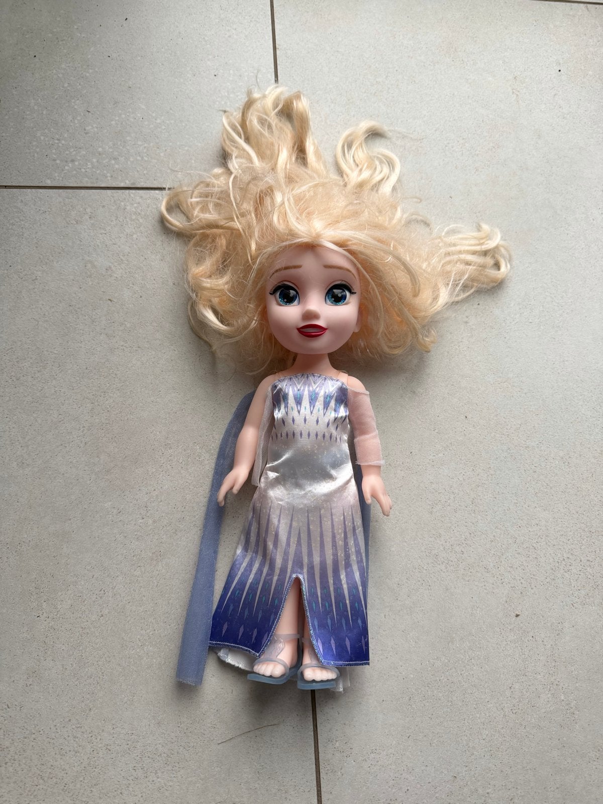 Disney Frozen Elsa pop met jurk en schoenen, Ophalen of Verzenden, Gebruikt, Overige typen
