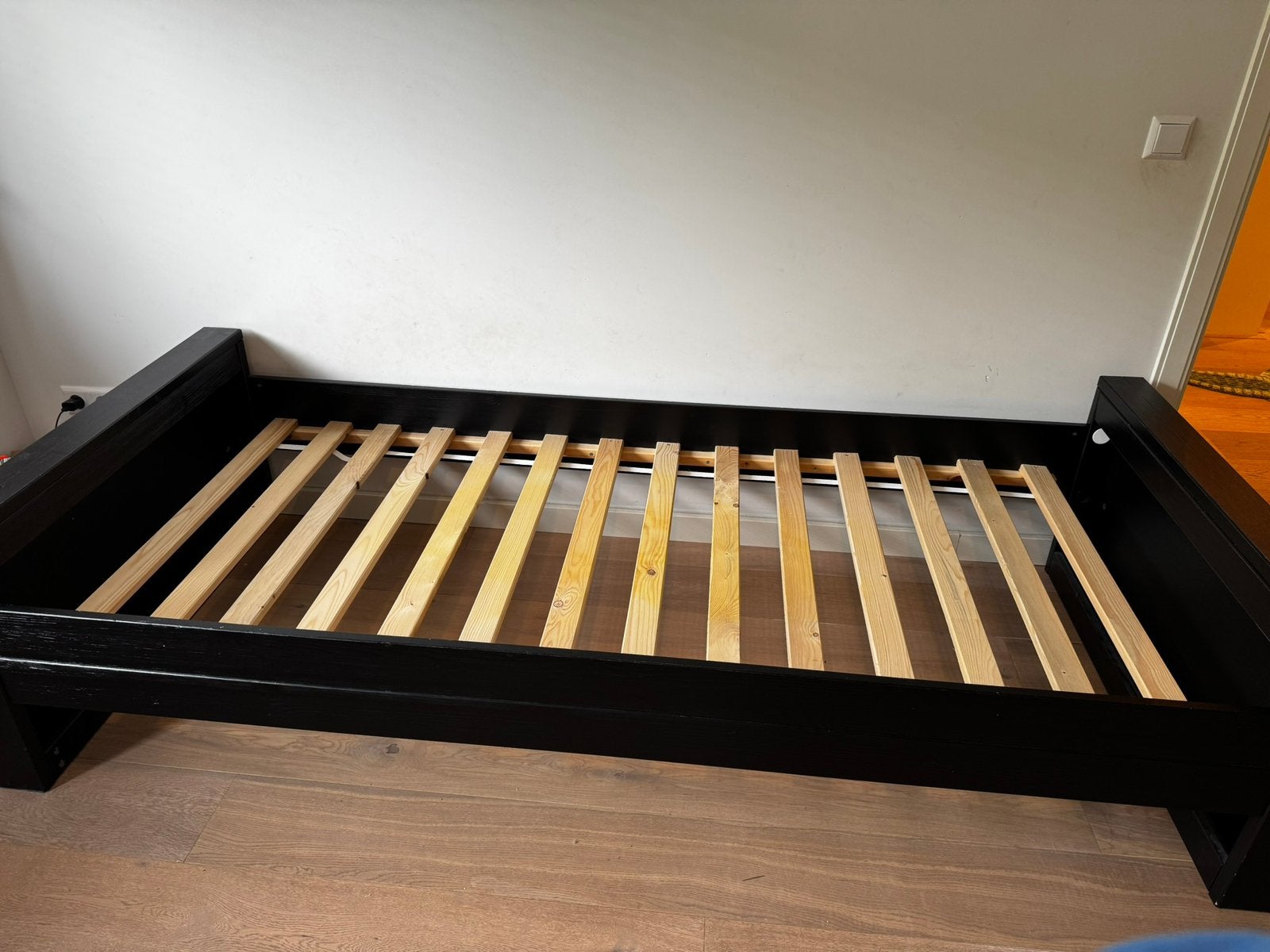 90x200 bed Woood Dennis zwart, Huis en Inrichting, Slaapkamer | Bedden, Ophalen, Gebruikt, 90 cm, Eenpersoons