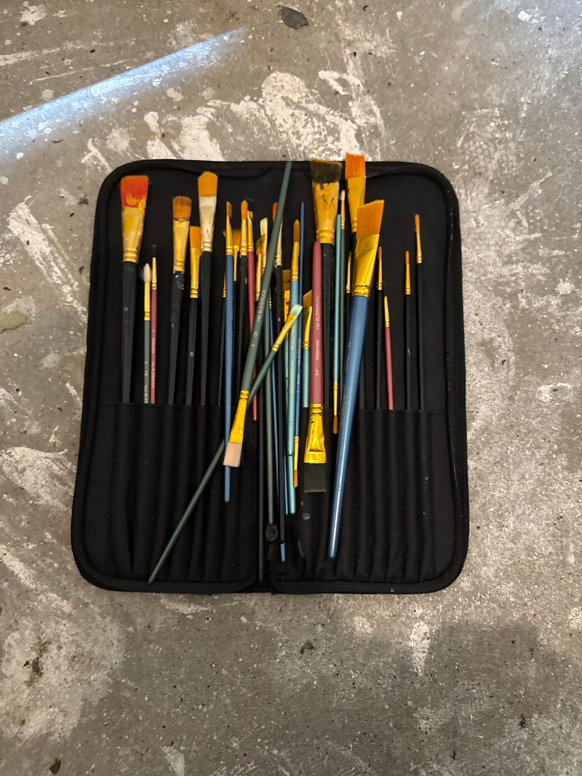 Diverse schilder penselen set in etui GRATIS, Ophalen, Gebruikt, Penseel of Kwast