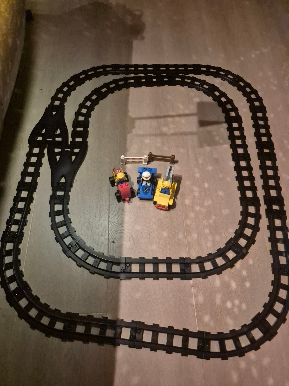 Lego Duplo rails met 3 voertuigen en poppetjes, Inclusief minifiguren, Gebruikt, Ophalen of Verzenden, Duplo