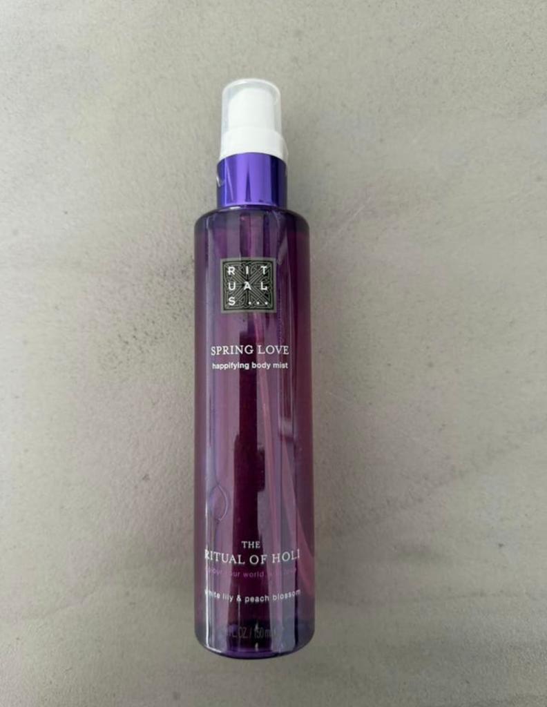 Nieuw Rituals Holi spring love body mist spray, Verzenden, Nieuw, Deodorant of Bodyspray