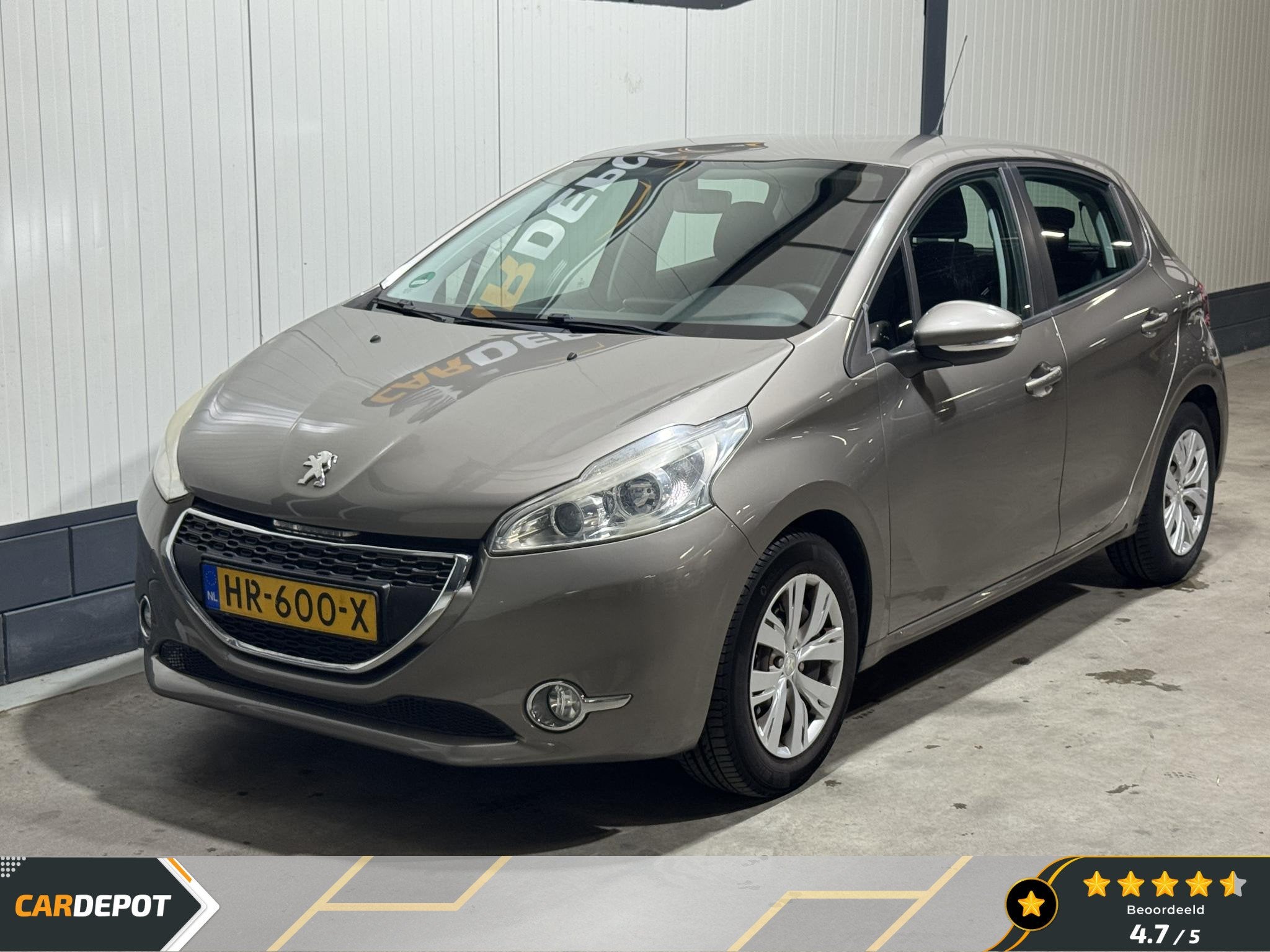 Peugeot 208 1.2 VTi Blue Lease Executive Zeer Netjes Trekh.V, Voorwielaandrijving, Euro 5, Stof, Gebruikt