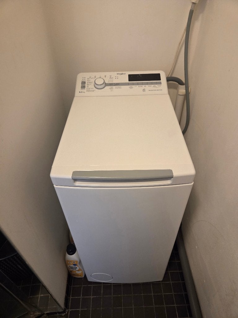 Bovenlader Wasmachine 6.5 kg - WHIRLPOOL 1 jaar oud, Ophalen, Bovenlader, Zo goed als nieuw, 85 tot 90 cm