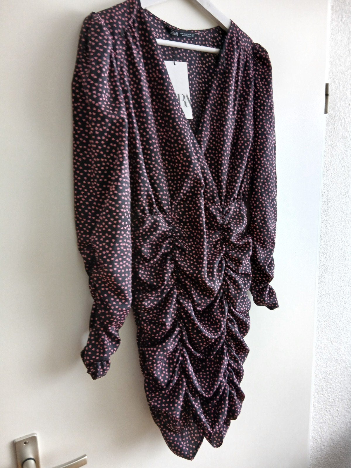 Stijlvol nieuw jurkje mét prijskaartje van ZARA. Maat M., Maat 38/40 (M), Verzenden, Nieuw, Knielengte