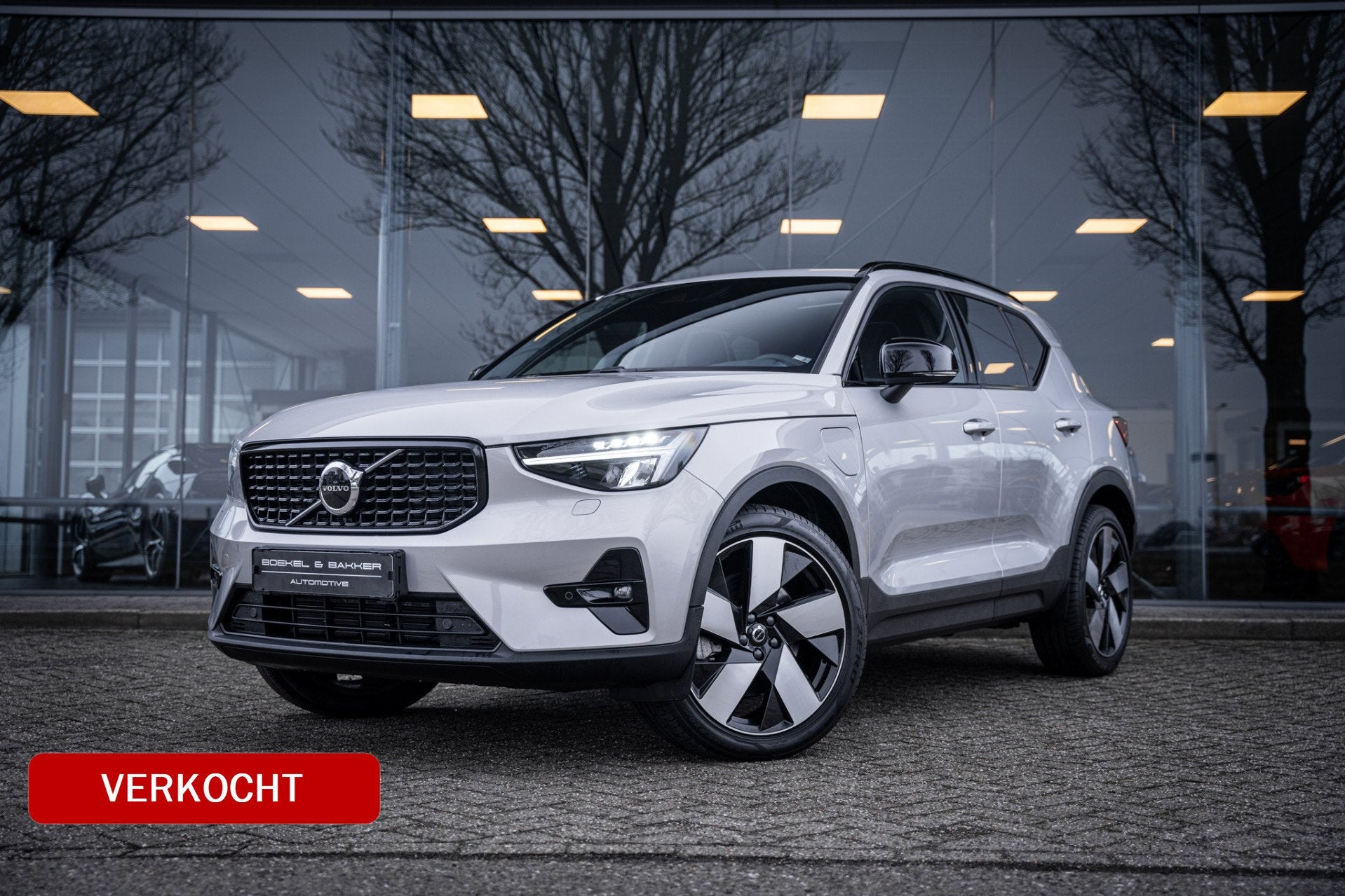 Volvo XC40 T4 Recharge Ultimate Dark * Panodak * Harman/Kard, Auto's, 12 maanden, Gebruikt, Zwart, Bedrijf