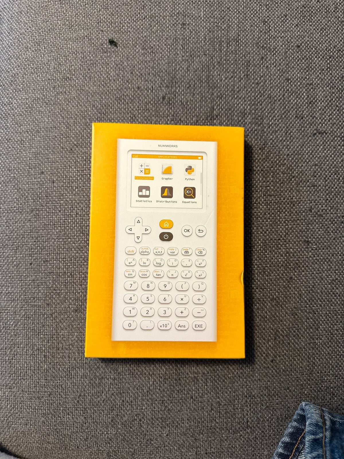 Grafische Rekenmachine (Numworks), Ophalen, Grafische rekenmachine, Nieuw