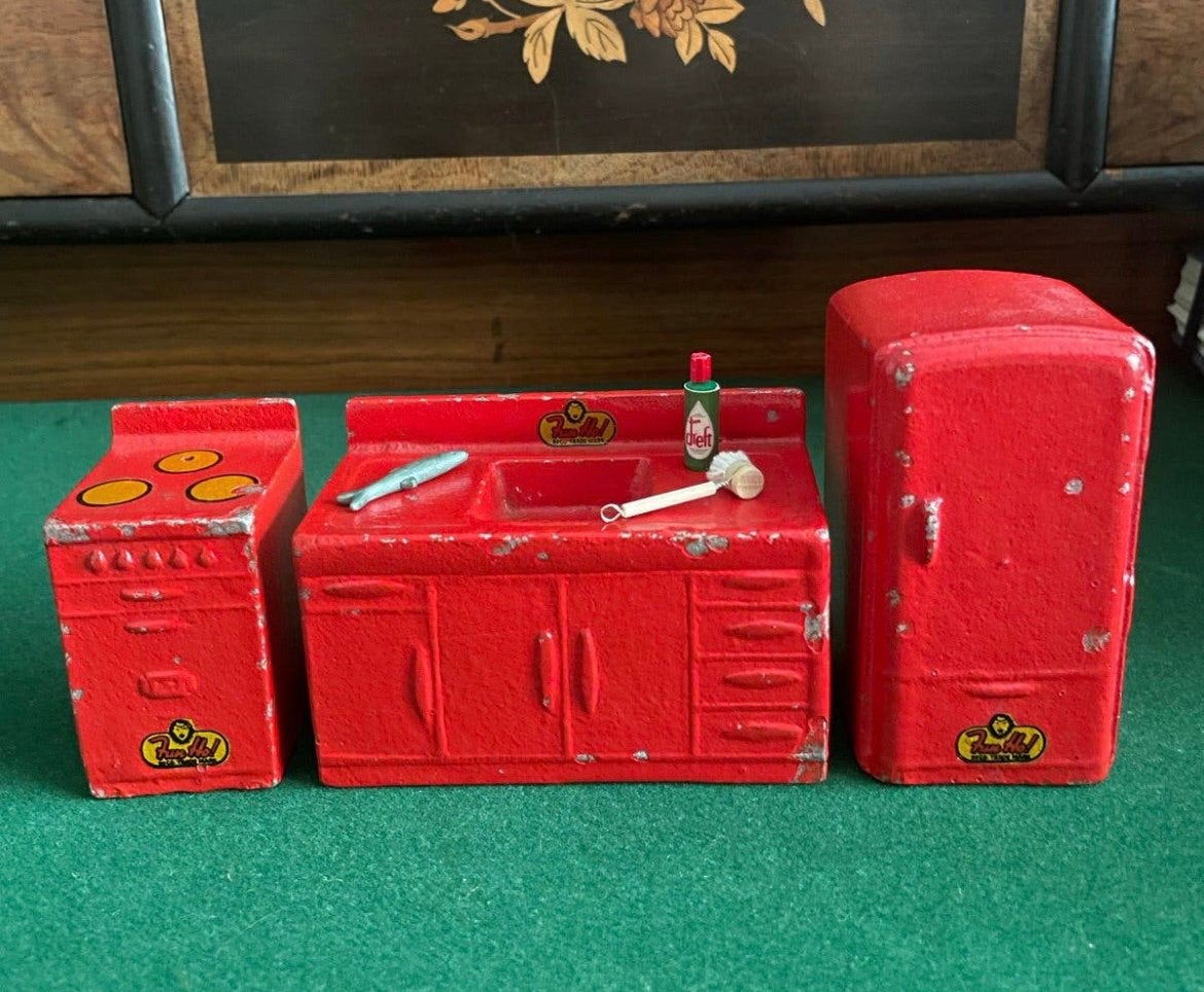 Uniek poppenhuis (gietijzeren) keukensetje, Ophalen of Verzenden