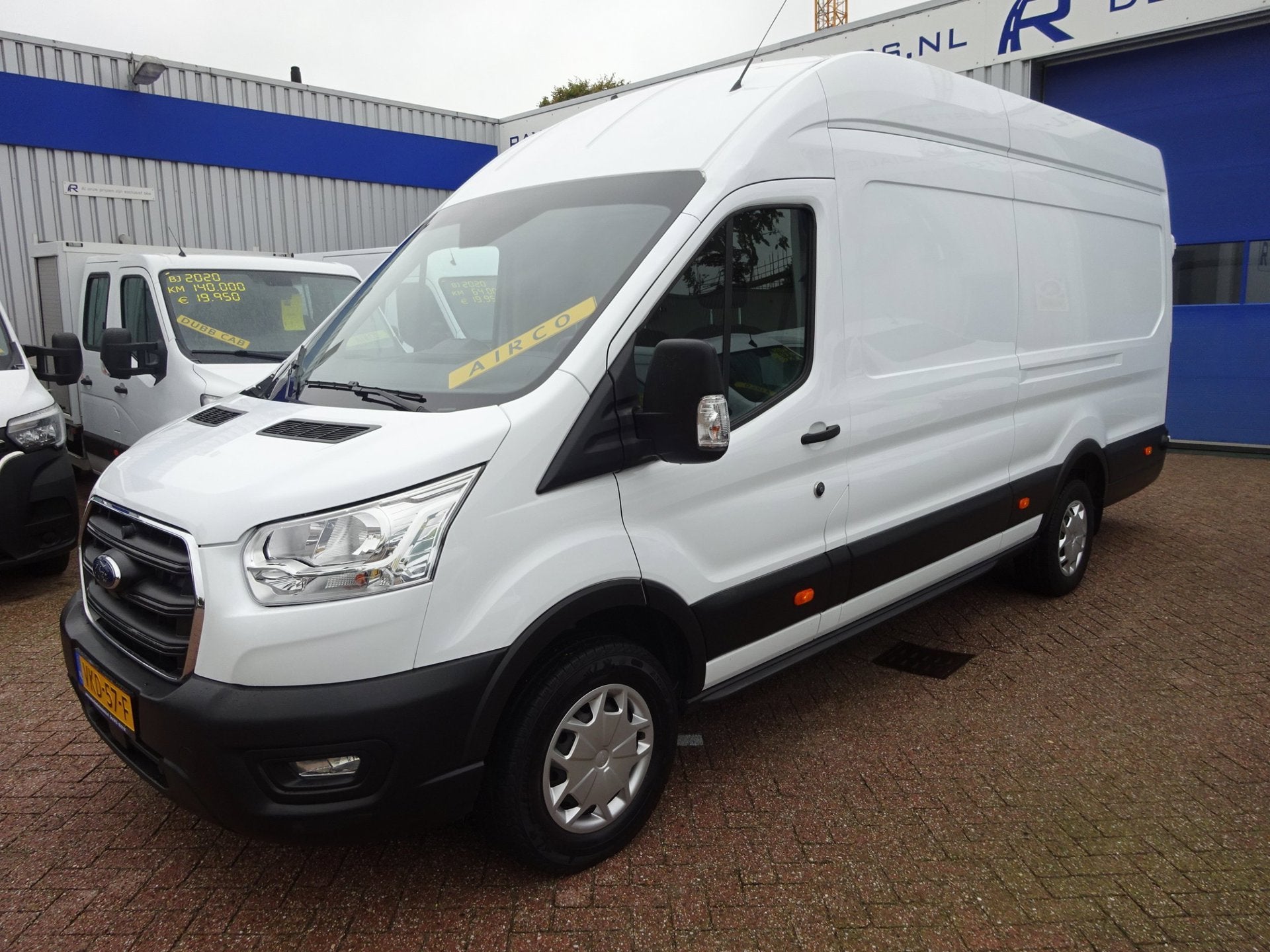 Ford Transit 350 2.0 TDCI L4H3 Trend RWD AIRCO 3 ZITPLAATSEN, Auto's, 13 km/l, Dealer onderhouden, 4 cilinders, Wit