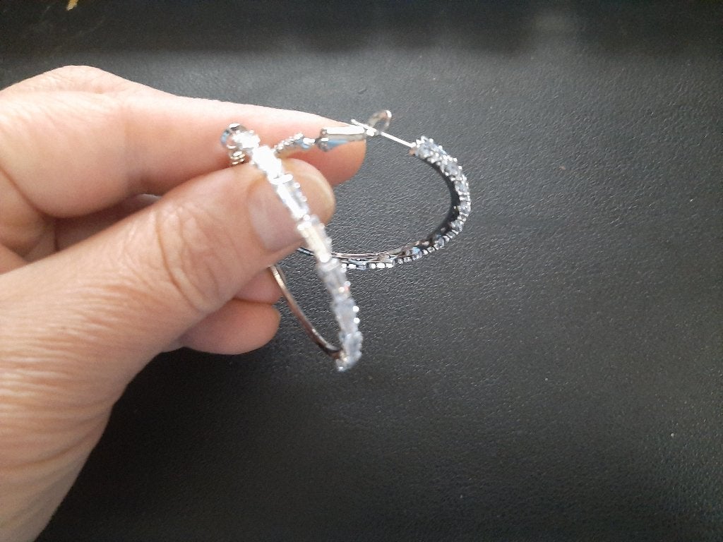 Witgoud verguld creolen met zirkonen, Sieraden, Tassen en Uiterlijk, Oorbellen, Overige materialen, Nieuw, Ophalen of Verzenden